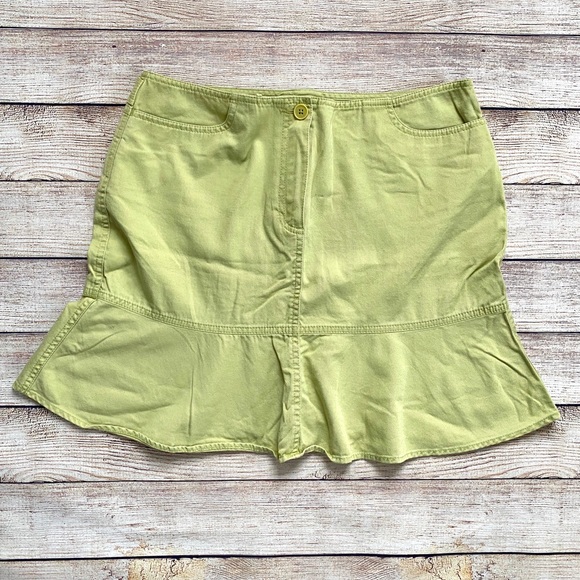 Ann Taylor Loft Flutter Hem Miniskirt, Size 8 - Picture 1 of 3